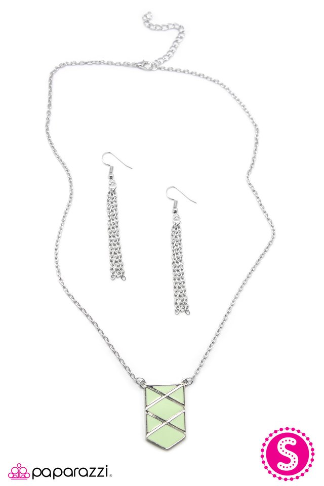 Paparazzi ♥ Champions League - Green ♥ Necklace