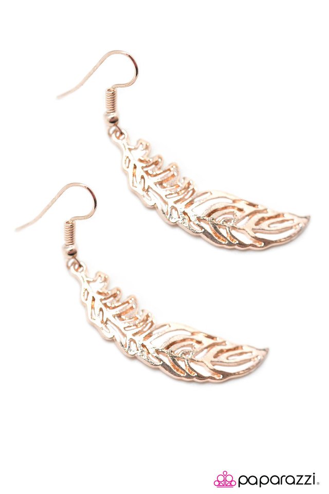 Paparazzi ♥ I Wish I Could Fly - Rose Gold ♥ Earrings