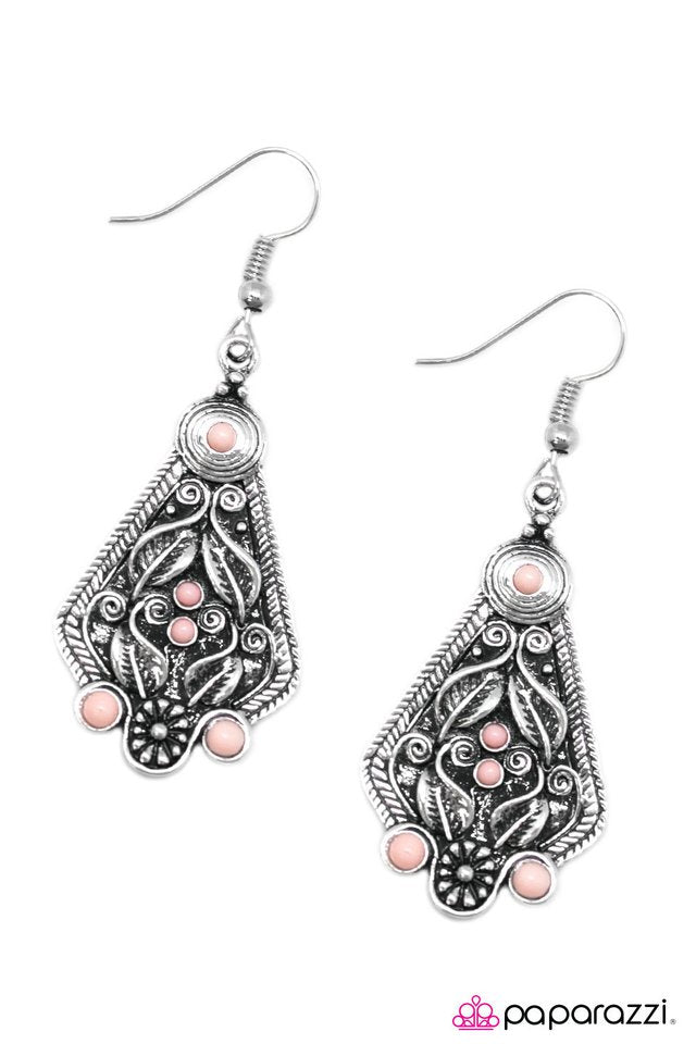 Paparazzi ♥ Enchant Me - Pink ♥ Earrings