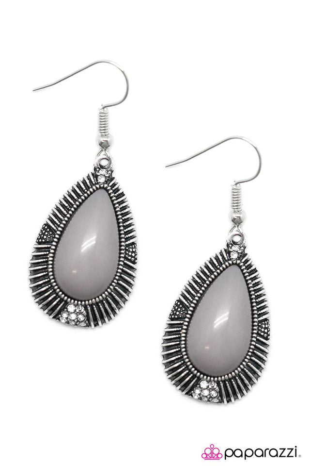 Paparazzi ♥ Cavalier Colors - Silver ♥ Earrings