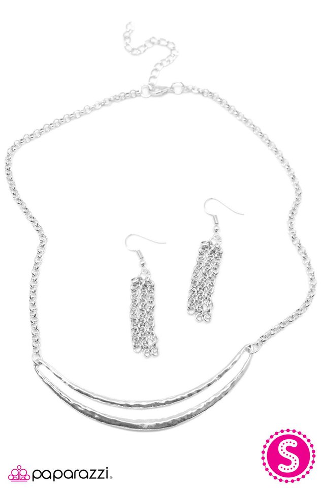 Paparazzi ♥ Midnight Moonshine - Silver ♥ Necklace