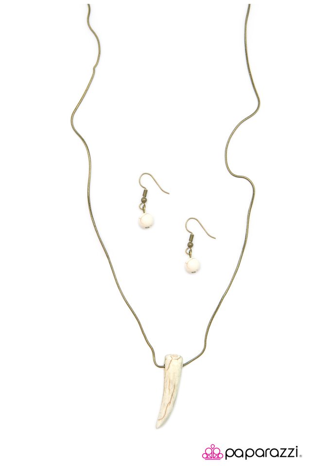 Paparazzi ♥ Talons Out - Brass ♥ Necklace