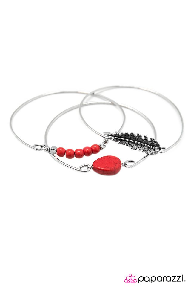 Paparazzi ♥ Catch A Tail Wind - Red ♥ Bracelet