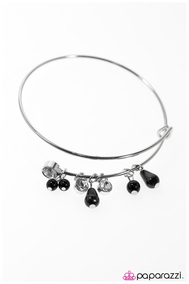 Paparazzi ♥ Good Evening - Black ♥ Bracelet