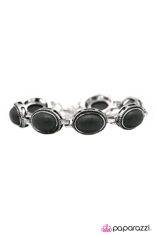 Paparazzi ♥ The Cowgirl Way - Black ♥ Bracelet