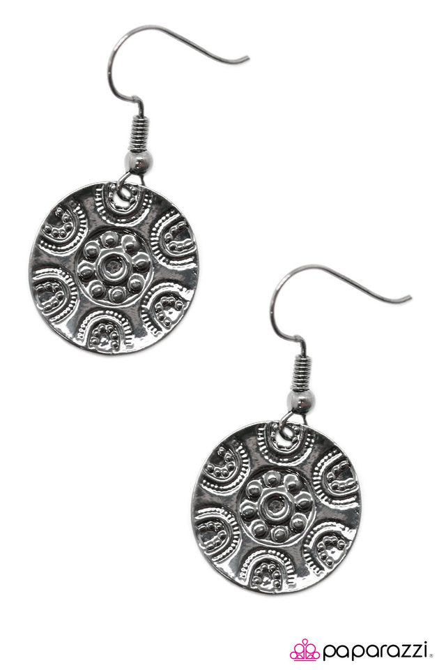 Paparazzi ♥ Culture Shock - Black ♥ Earrings