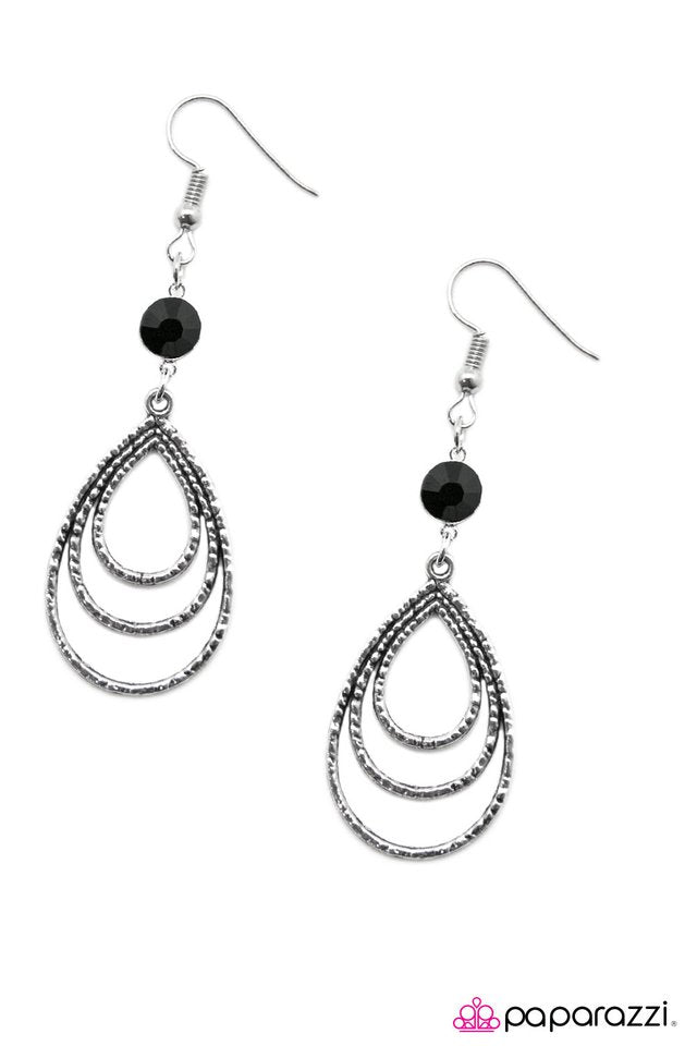 Paparazzi ♥ Dinner Party - Black ♥ Earrings