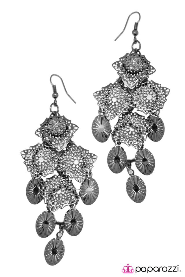 Paparazzi ♥ Lets Make Fireworks - Black ♥ Earrings