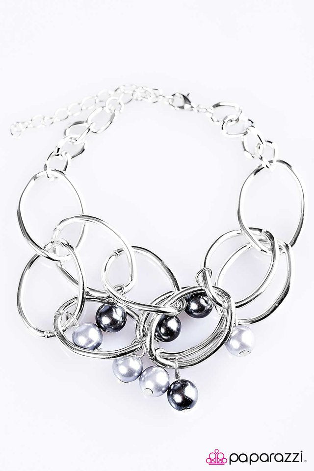 Paparazzi ♥ Seasons Change - Silver ♥ Bracelet