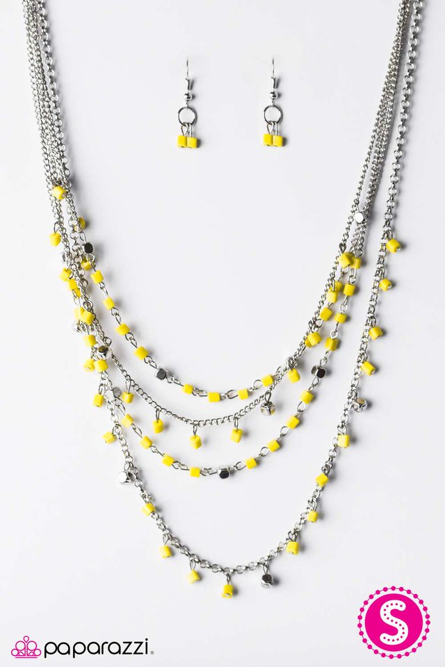 Paparazzi ♥ BLOCK Star - Yellow ♥ Necklace
