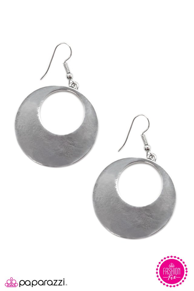 Paparazzi ♥ Admire Me - Silver ♥ Earrings