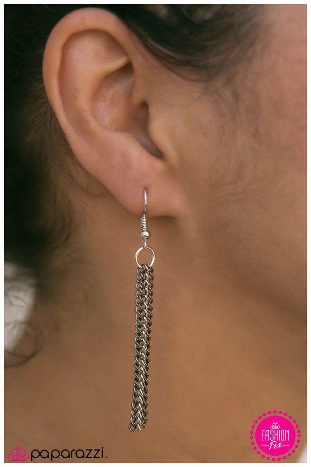 Paparazzi ♥ Dive In - Silver ♥ Necklace