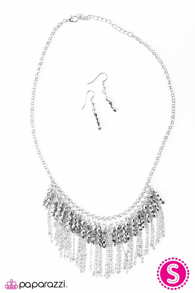 Paparazzi ♥ I Got It From My Mama - Silver ♥ Necklace