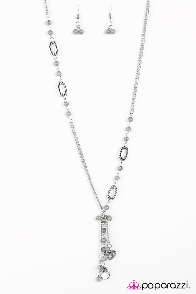 Paparazzi ♥ Isnt She Charming - Silver ♥ Necklace