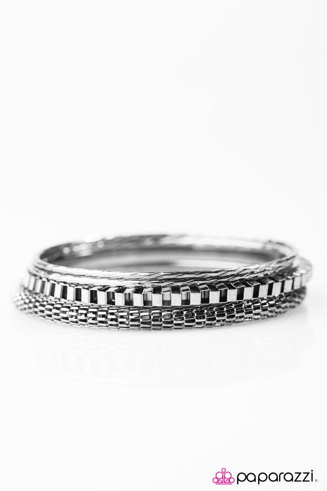 Paparazzi ♥ Speed Racer - Black ♥ Bracelet