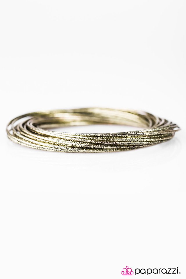 Paparazzi ♥ Flash Bang - Brass ♥ Bracelet