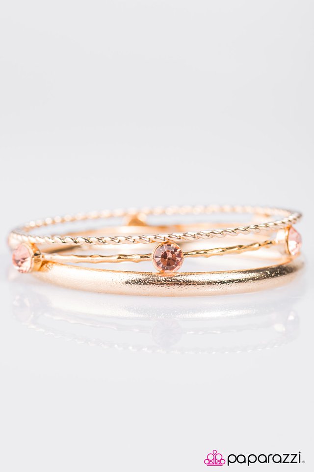 Paparazzi ♥ Glitter Is My Signature Color - Gold ♥ Bracelet