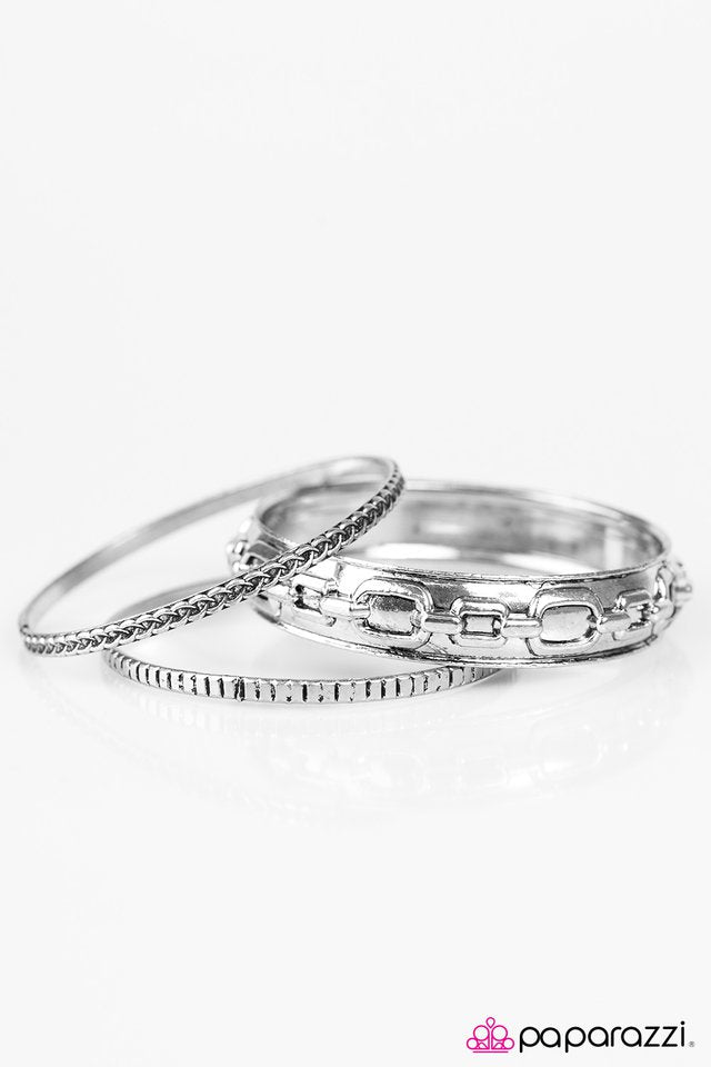 Paparazzi ♥ Breaking The Rules - Silver ♥ Bracelet