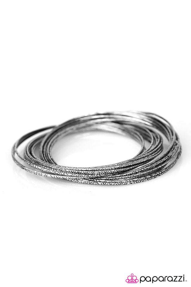 Paparazzi ♥ Flash Bang - Silver ♥ Bracelet