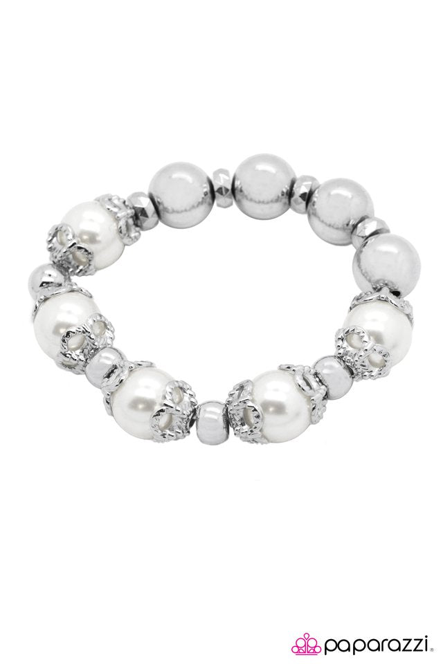 Paparazzi ♥ Romancing The PEARL - White ♥ Bracelet