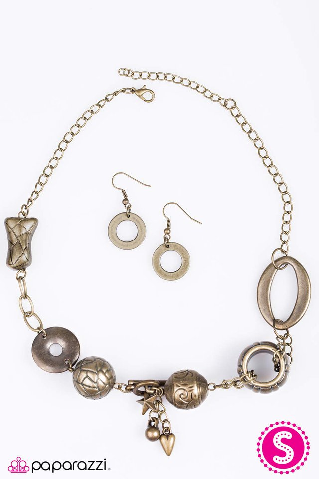 Paparazzi ♥ Mixing Business With Pleasure - Brass ♥ Necklace