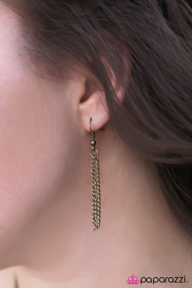 Paparazzi ♥ Feeling Haute, Haute, Haute! - Brass ♥ Necklace