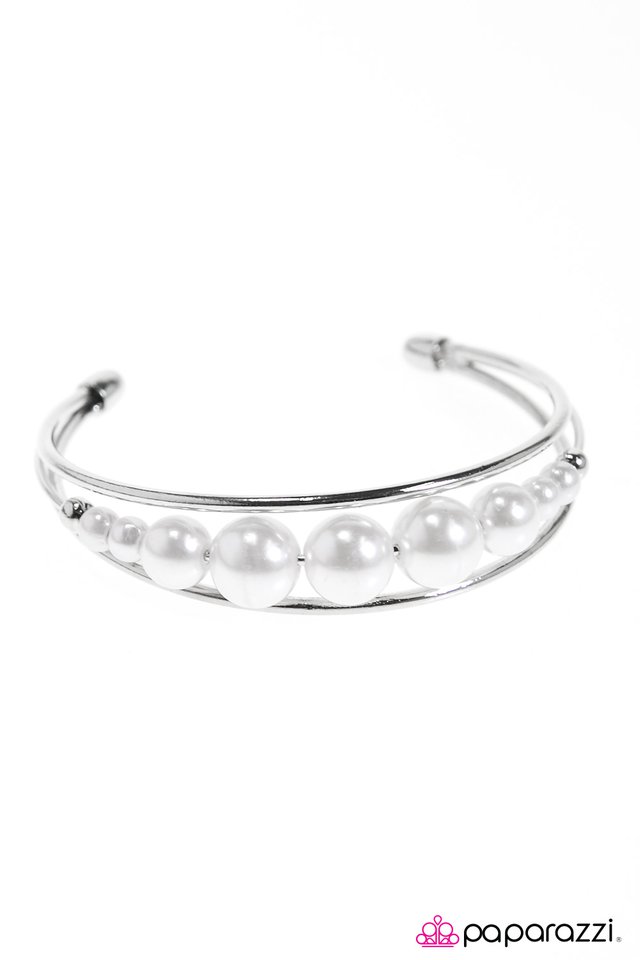 Paparazzi ♥ Ballroom Romance - White ♥ Bracelet