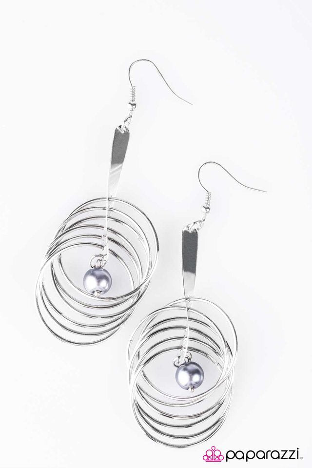 Paparazzi ♥ Space Cadet - Silver ♥ Earrings