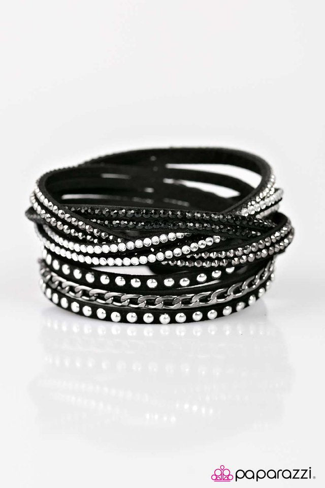 Paparazzi ♥ Work Your Magic - Black ♥ Bracelet