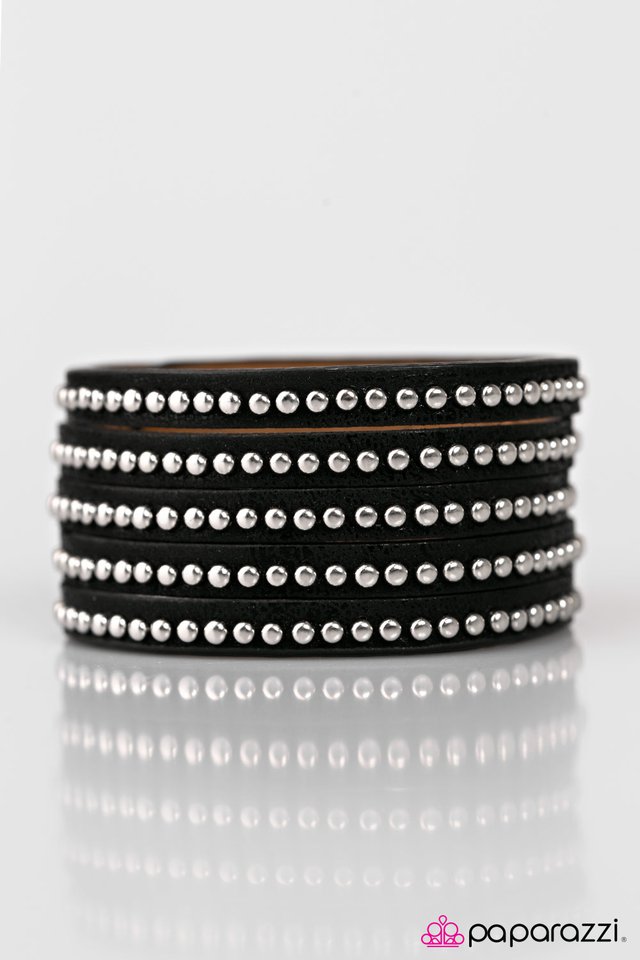Paparazzi ♥ Big Hitter - Black ♥ Bracelet