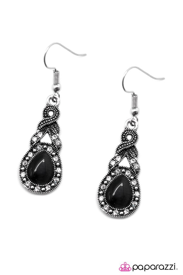 Paparazzi ♥ Dreaming My Life Away - Black ♥ Earrings