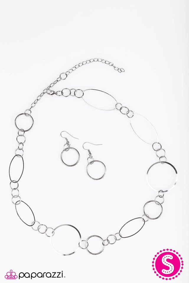 Paparazzi ♥ Jump Around - Black ♥ Necklace