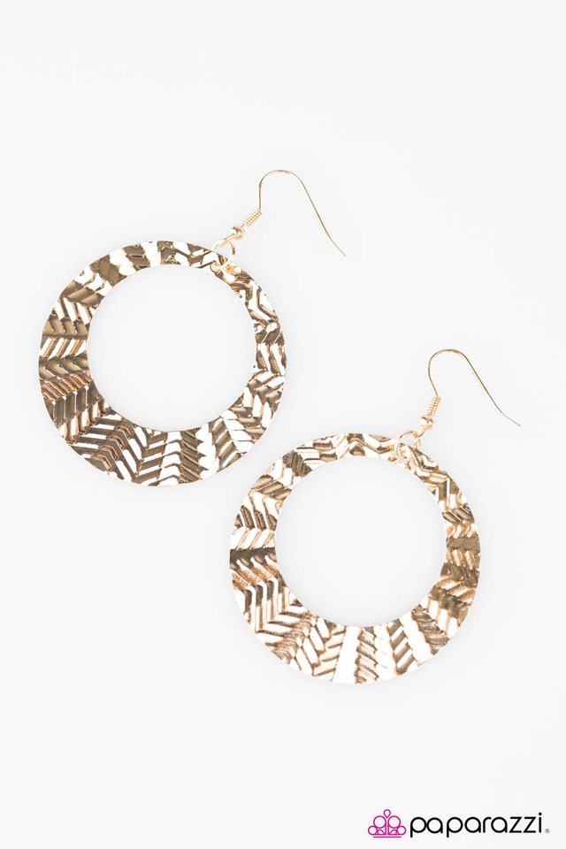 Paparazzi ♥ Beam Me Up - Gold ♥ Earrings