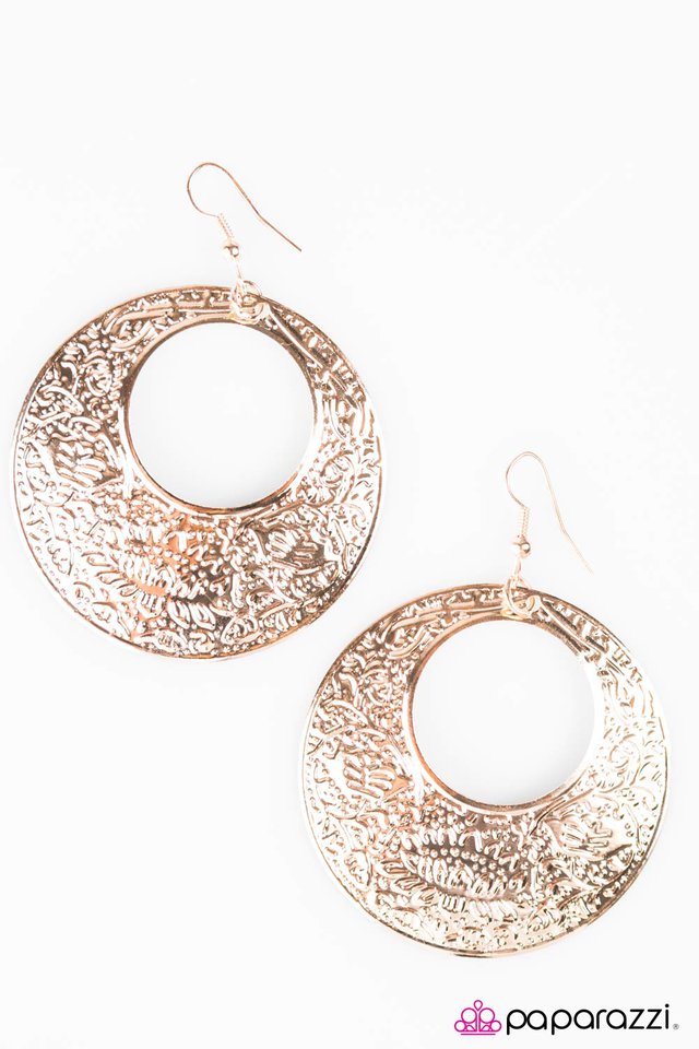 Paparazzi ♥ Jupiter Moon - Gold ♥ Earrings