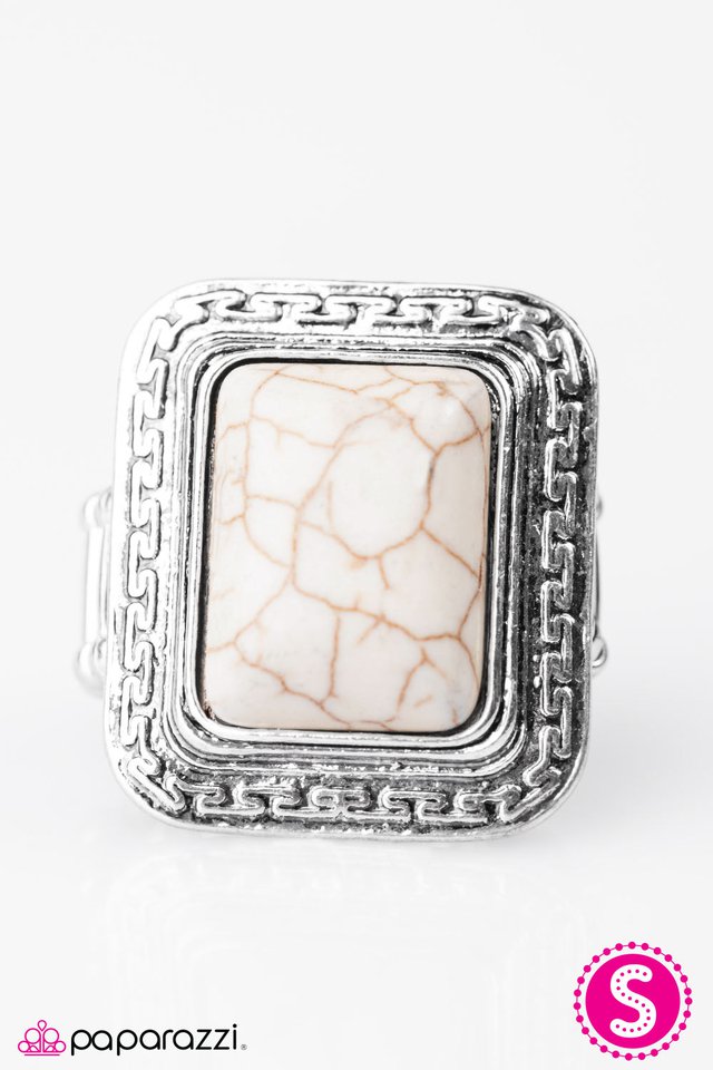 Paparazzi ♥ Explorer Ridge - White ♥ Ring