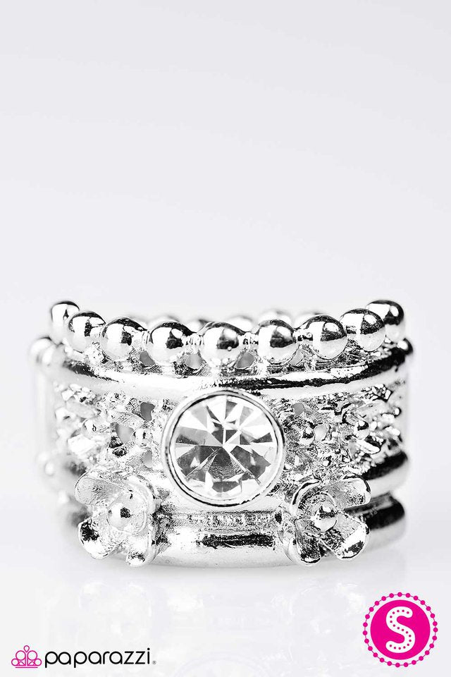 Paparazzi ♥ Gardenia Gardens - White ♥ Ring