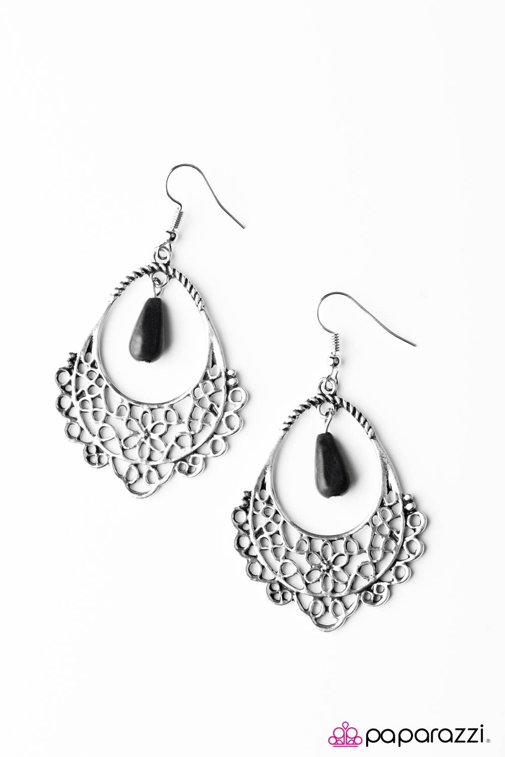 Paparazzi ♥ Call Of The WILDFLOWERS - Black ♥ Earrings