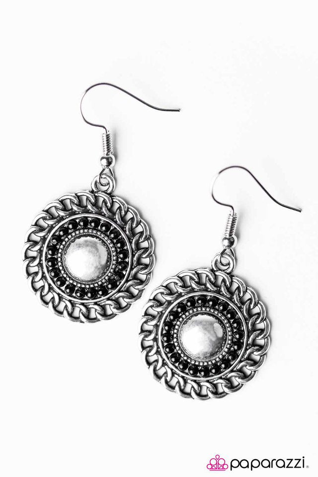 Paparazzi ♥ Trust Me - Black ♥ Earrings