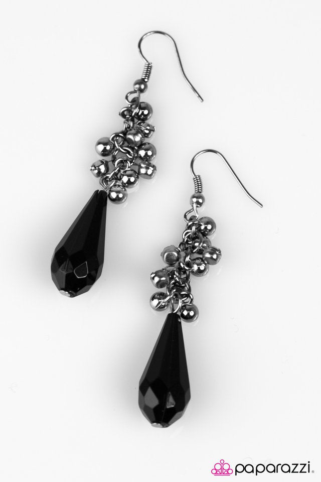 Paparazzi ♥ The Crystal Ball - Black ♥ Earrings
