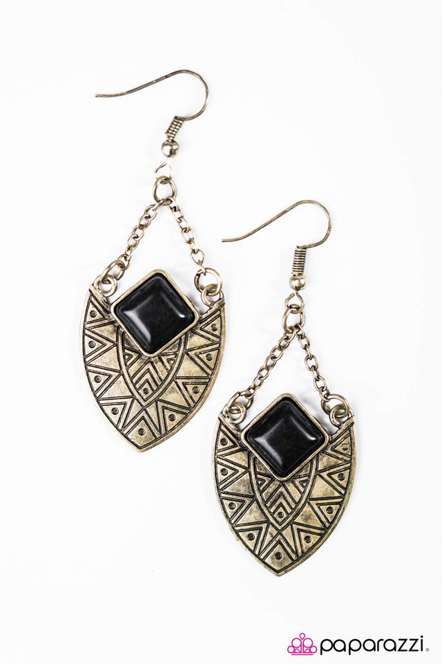 Paparazzi ♥ Montana Hills - Black ♥ Earrings