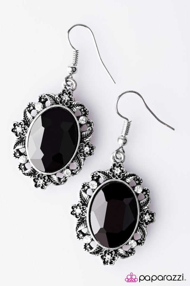 Paparazzi ♥ To Buy Or Not To Buy - Black ♥ Earrings