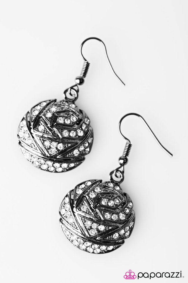Paparazzi ♥ Live Dangerously - Black ♥ Earrings