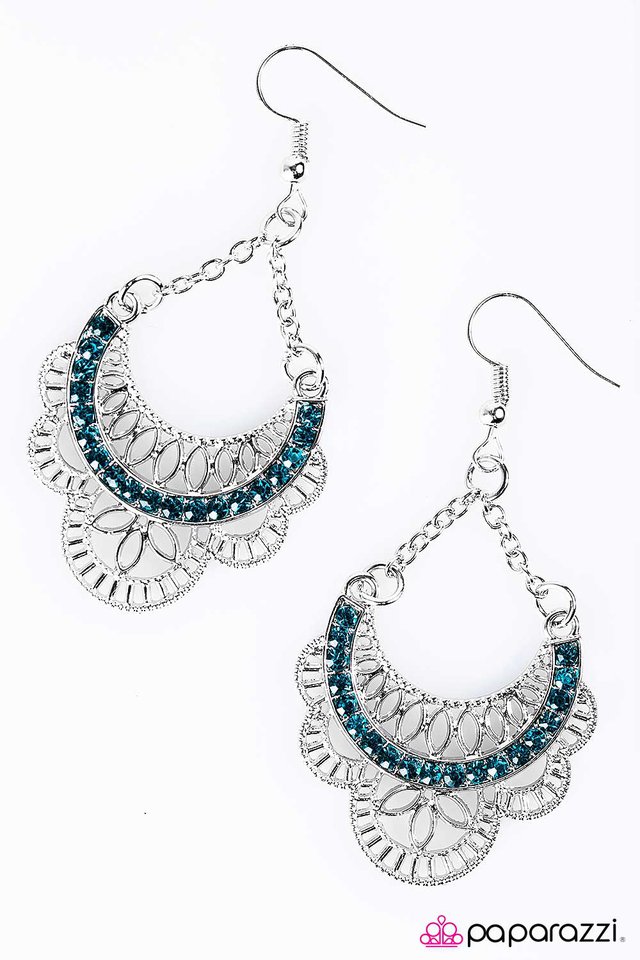 Paparazzi ♥ Dream Act - Blue ♥ Earrings