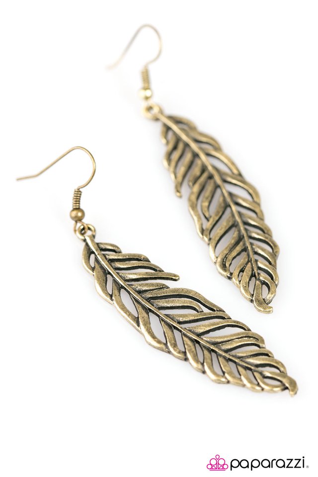 Paparazzi ♥ Prepare for Take Off - Brass ♥ Earrings