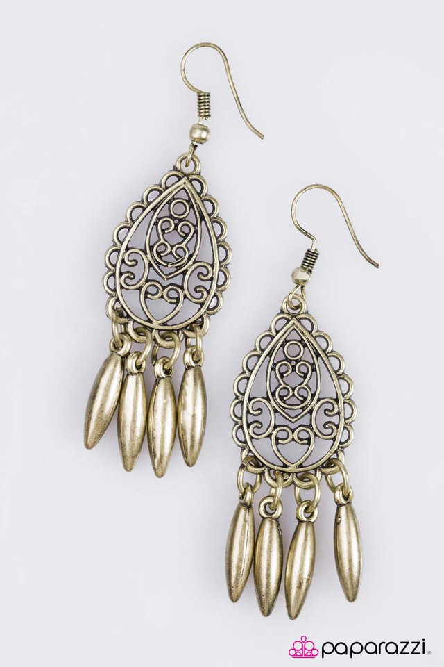 Paparazzi ♥ Destiny Awaits - Brass ♥ Earrings