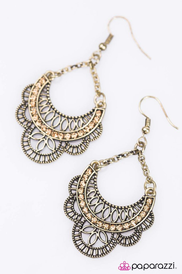 Paparazzi ♥ Dream Act - Brass ♥ Earrings