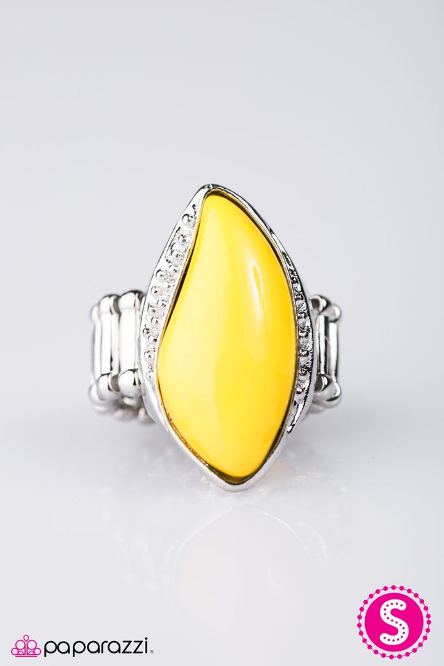 Paparazzi ♥ Make Your Move - Yellow ♥ Ring