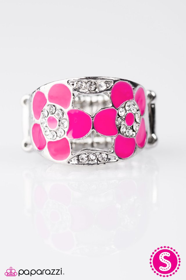 Paparazzi ♥ Feels Like Spring - Pink ♥ Ring