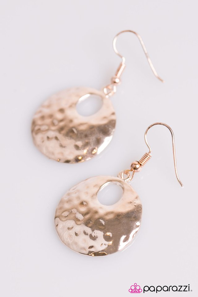 Paparazzi ♥ SHIMMER Me Timbers - Rose Gold ♥ Earrings