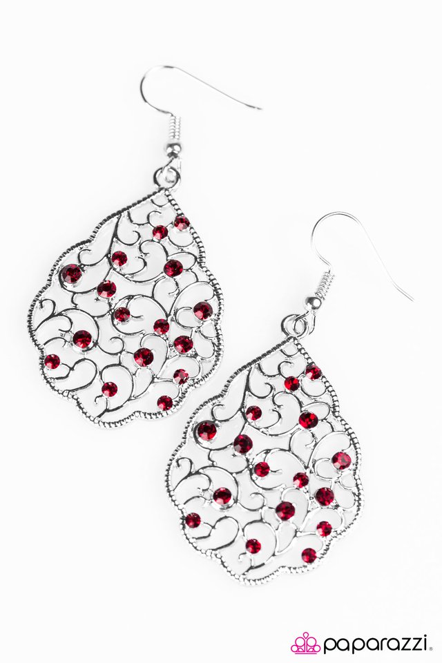 Paparazzi ♥ Dreaming of Castles - Red ♥ Earrings